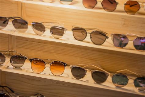 sunglass retailers near me.